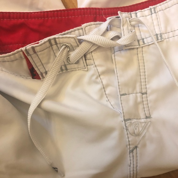 SOLD Men’s Quiksilver Swim Shorts - Picture 6 of 8